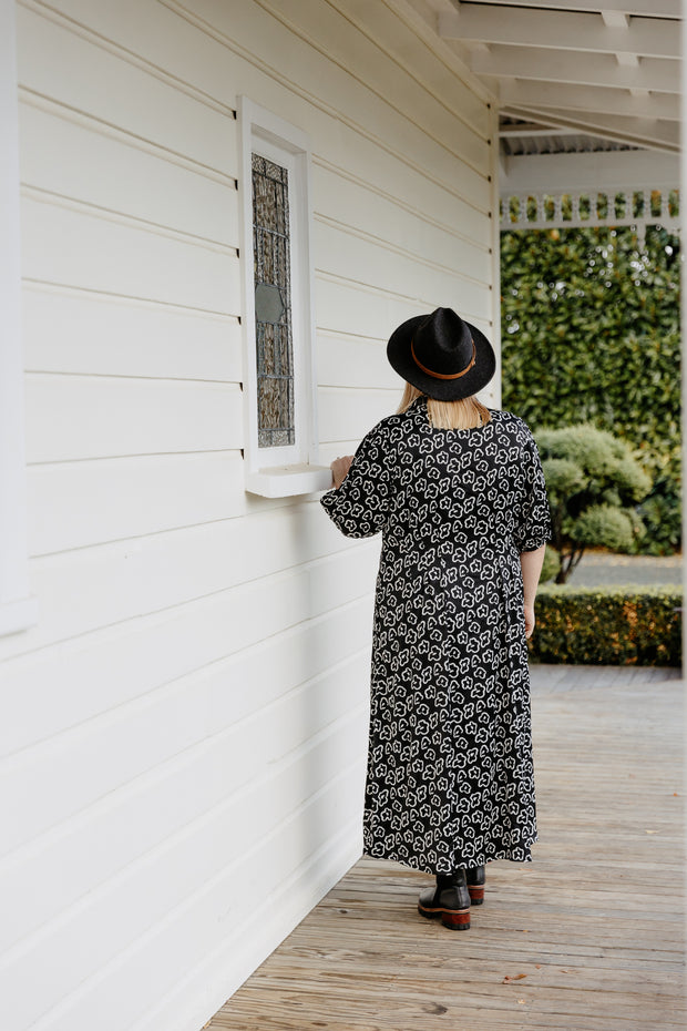 Finn Dress (woven) - Black/White Floral