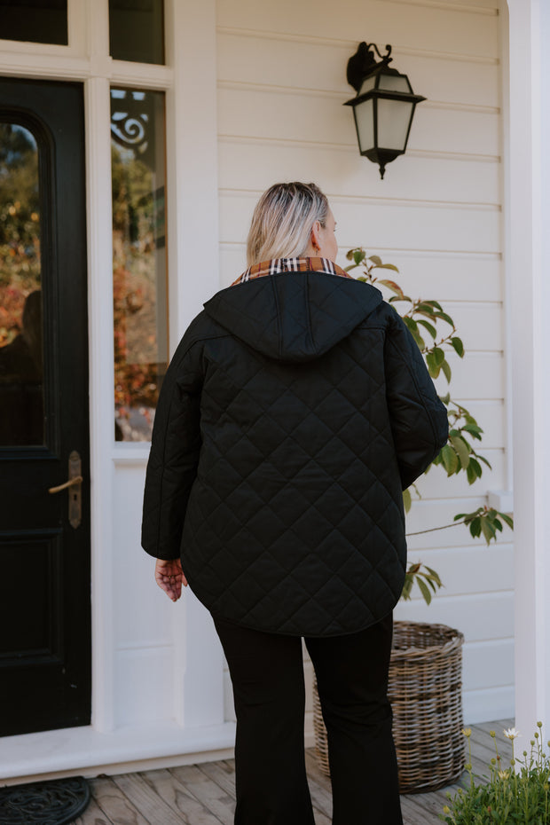 Quilted Jacket (Hood) - Black